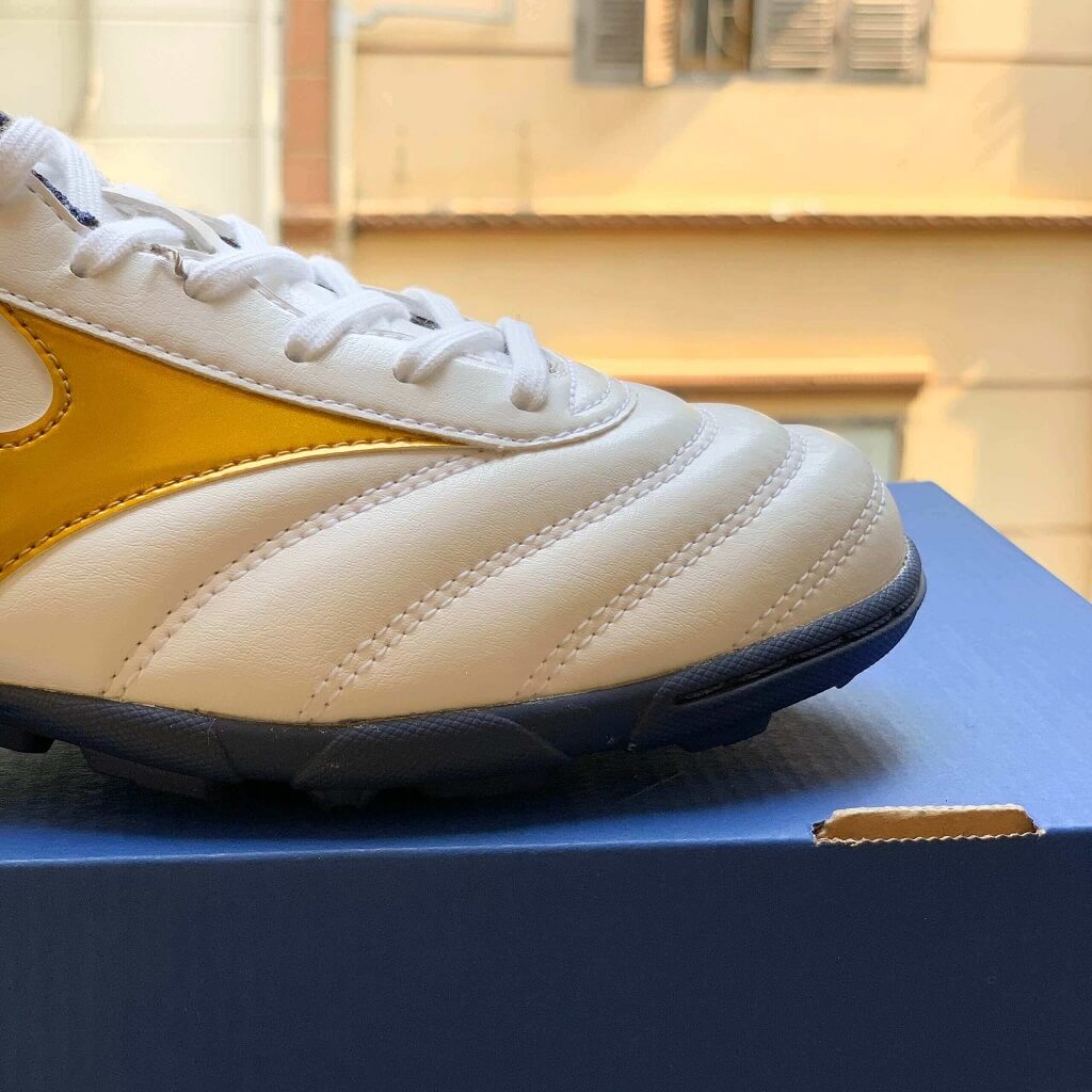 Mizuno Morelia II Club As Trắng Vàng